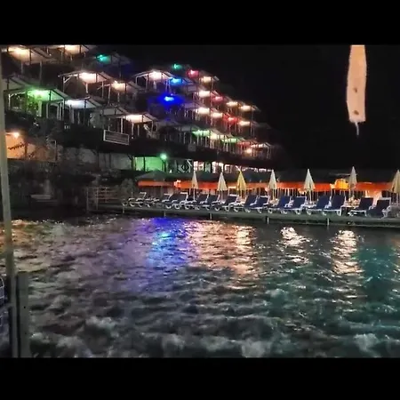 公寓式酒店 Wedat On The Moda Marine 阿拉尼亚
